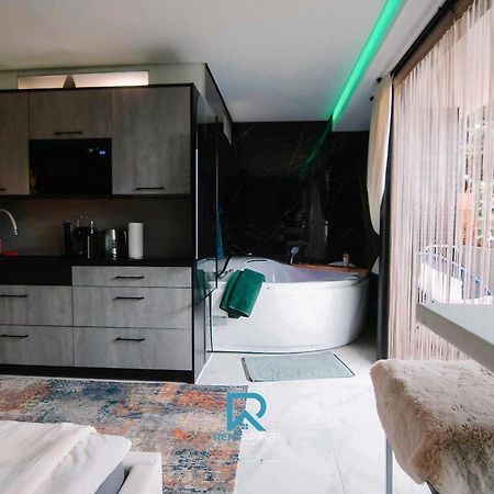 Airport Apart Exklusiv Apartment Mit Eigenem Whirpool 2,5 Km Vom Flughafen Nuernberg Ngoại thất bức ảnh